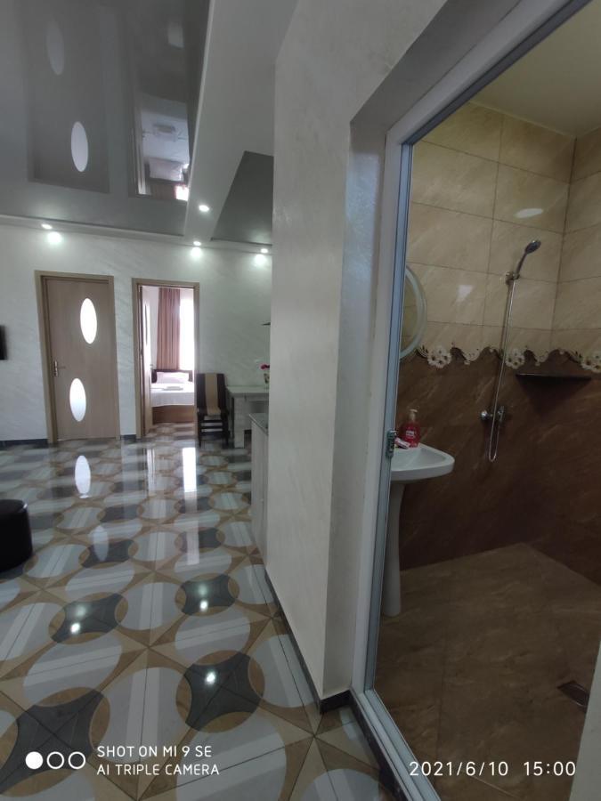 Kochalidze Family Apartamento Batumi Exterior foto