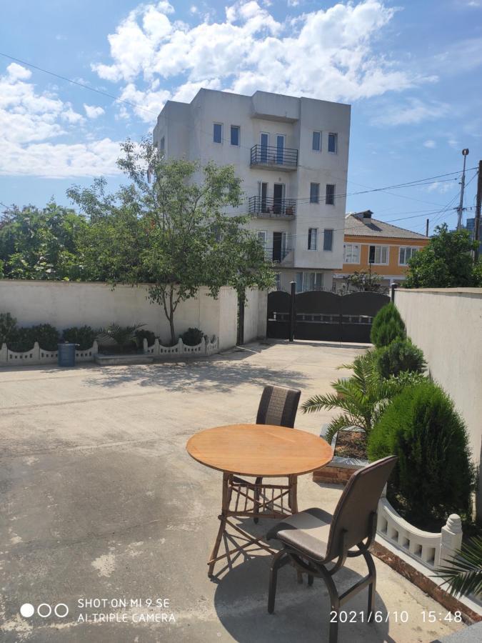 Kochalidze Family Apartamento Batumi Exterior foto