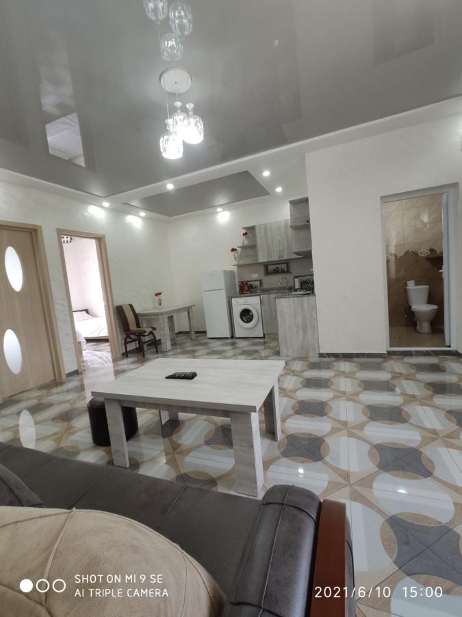 Kochalidze Family Apartamento Batumi Exterior foto