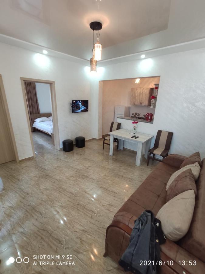 Kochalidze Family Apartamento Batumi Exterior foto